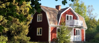 Pure Sweden - Holiday home in a secluded location on Lake Vänern on a large natural plot