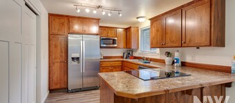 Prime Location! 5 Blocks to Sherman Ave, 2 Blocks to McEuen Park