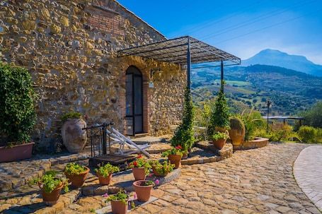 Dettaglio esterni. Poggio Pozzetti
