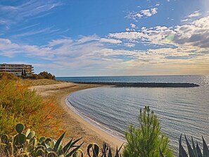 Beach nearby - Seafront T2 Apartment with Terrace and Parking, Sète (Sète)