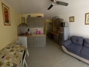 TV - Seafront T2 Apartment with Terrace and Parking, Sète (Sète)
