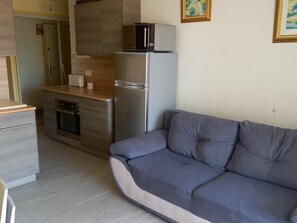 TV - Seafront T2 Apartment with Terrace and Parking, Sète (Sète)