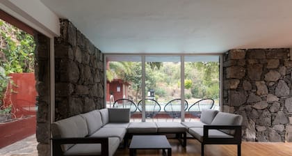 Villa "El Jardín de Santa Bígida" with Mountain View, Pool, Wi-Fi, Sauna & Garden
