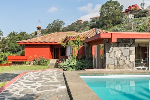 Villa "El Jardín de Santa Bígida" avec vue sur la montagne, piscine, Wi-Fi, sauna et jardin
