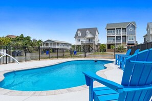 Pool - Pirates in Paradise / 320 E Beach Drive (Oak Island)