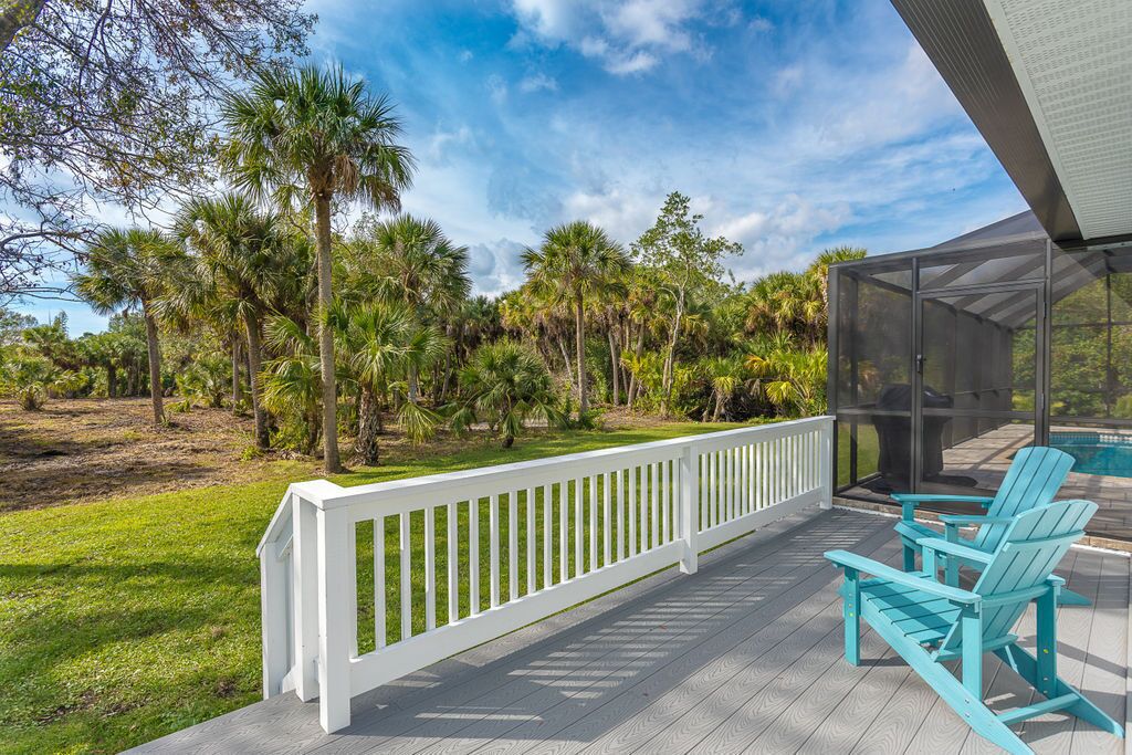 Quaint New Private Cottage with Salt Water Pool in Heartland Englewood FL