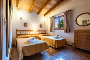 2 chambres, fer et planche Ă repasser, Wi-Fi gratuit, draps fournis