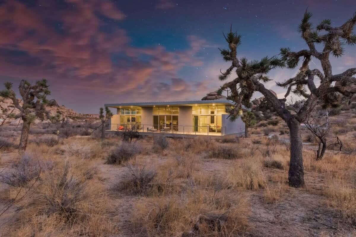 Hi-Desert Fade: Boulders, Spa, Hikes - Pioneertown