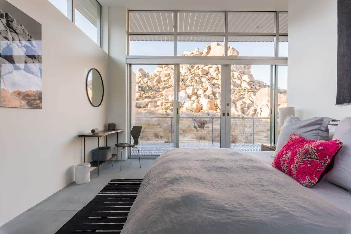 2 Schlafzimmer, Schreibtisch, Bügeleisen/Bügelbrett, Reisekinderbett