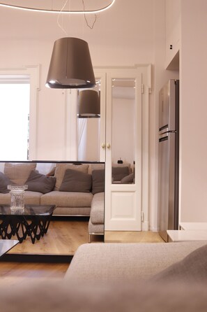 Smart TV - GINGER HOUSE PROJECT, Limited Edition Art Apartment (Milano)