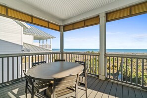 تناول الطعام بالخارج