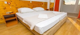 Triple sea/pool view apartmant on the ground floor