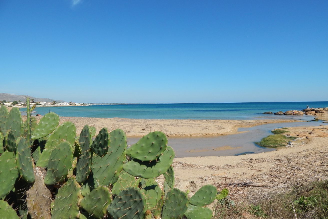 Beach nearby, beach towels