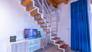 Interior - Beach Front Villa 2 - sea view (Calabernardo)