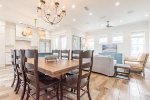 Dining - Lake Views ~ Private Pool ~ Outdoor Lounge Area (Destin)