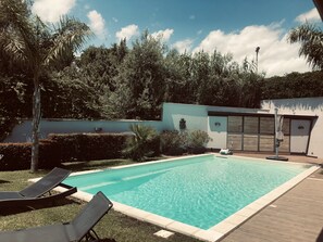 حمّام سباحة خارجي