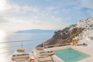 Traditional Two-Bedroom Suite with Outdoor Plunge Pool | 객실에서 보이는 전망