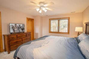 5 bedrooms, desk, iron/ironing board, WiFi - Private Oasis in Tynecastle (Banner Elk)