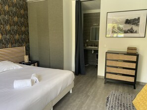 4 chambres, fer et planche Ă repasser, Wi-Fi, literie fournie