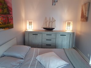 1 chambre, bureau, fer et planche Ă repasser, Wi-Fi gratuit
