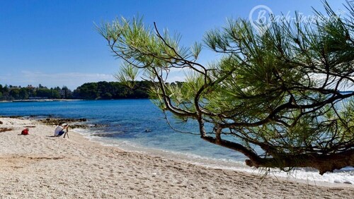 "BUENA VISTA" 55m2, Südbalkon-umzäunt, 5Fußm.Strand, für Kinder geeignet, Rovinj