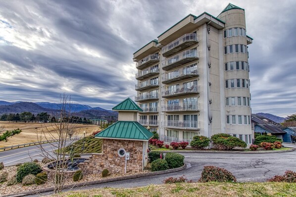 المنشأة من الخارج