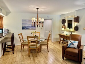 Dining - Resort style living in corner unit building A!  Closest to pool and grill! (Bonita Springs)