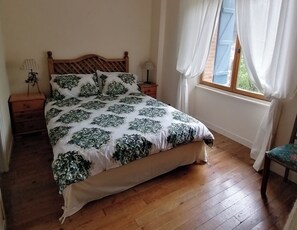 1 chambre, fer et planche Ă repasser, Wi-Fi gratuit, draps fournis