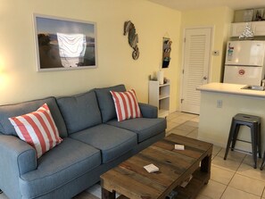 Een smart-tv, videogames, een dvd-speler en een filmbibliotheek