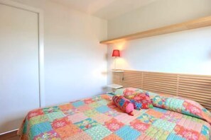 1 Schlafzimmer, Bügeleisen/Bügelbrett, Bettwäsche