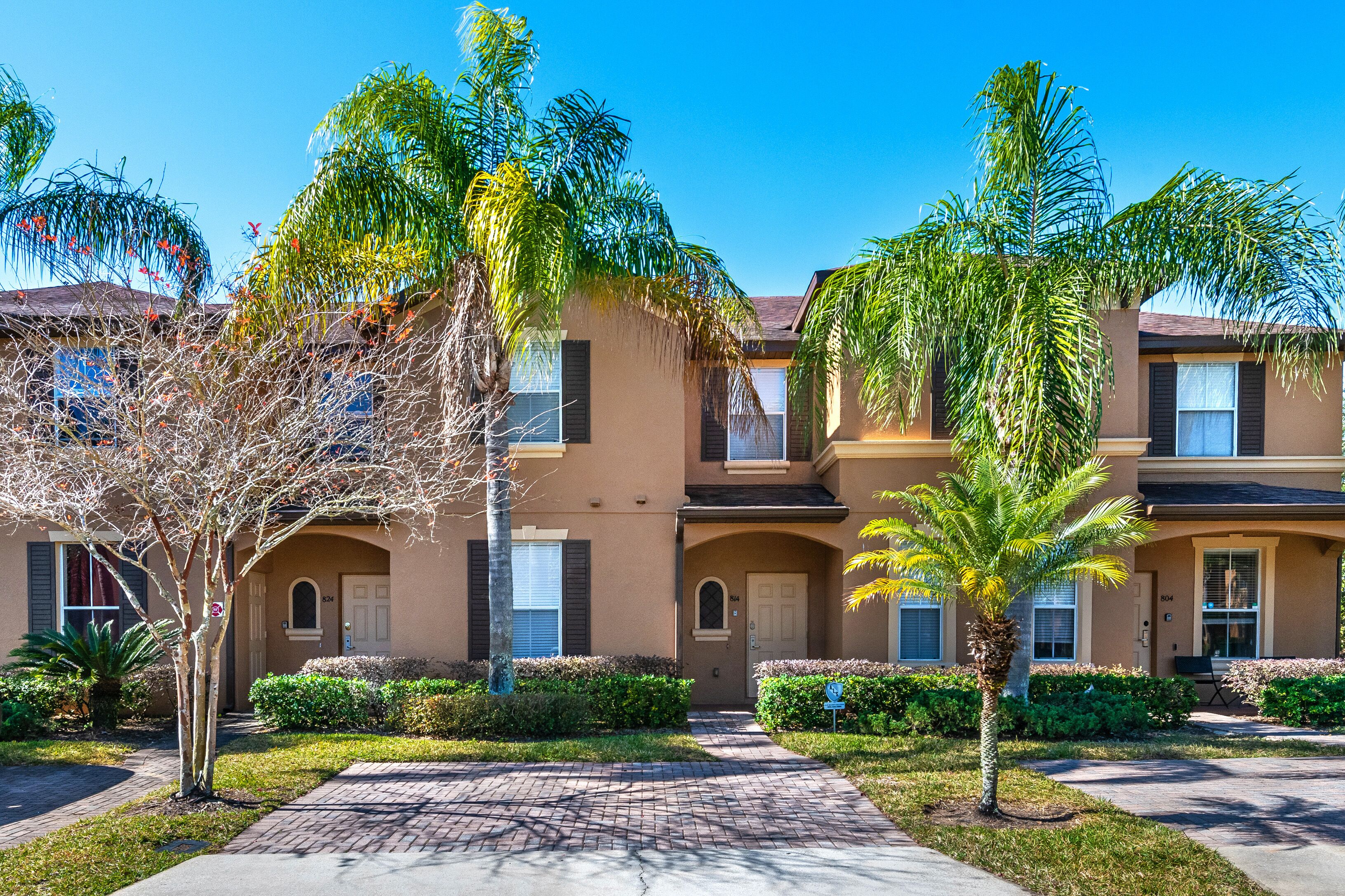 Premium Fully Remodelled 4 Bed/3 Bath Townhome Regal Palms