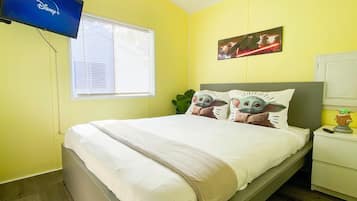 1 habitación, tabla de planchar con plancha y cuna de viaje