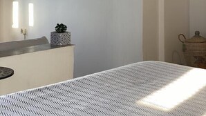 Unclassified image, 5 of 53, button - Azure Blue Studios (Naxos)