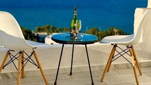 Unclassified image, 3 of 53, button - Azure Blue Studios (Naxos)