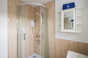 House (1 Bedroom) | Bathroom