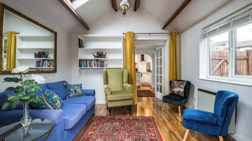 House (1 Bedroom) | Living room | TV