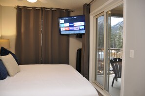 1 chambre, fer et planche à repasser, Wi-Fi, literie fournie