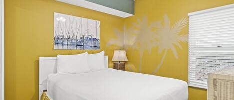 3 slaapkamers, een strijkplank/strijkijzer, wifi, beddengoed