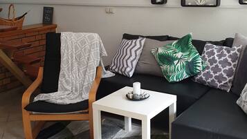 Fernseher, Videospiele, Tischtennisplatte