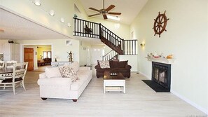 Smart TV, fireplace