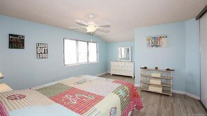 3 chambres, bureau, accès au Wi-Fi (inclus)