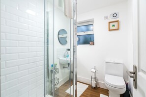 Appartement (1 Bedroom) | Badkamer | Een douche
