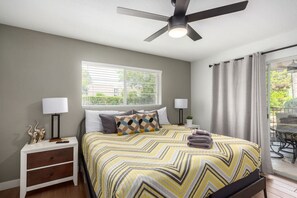 Iron/ironing board, free WiFi, bed sheets - Regency Resort Luxury Condo (Scottsdale)