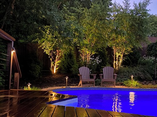 Scenic Retreat by Beaches, Heated Pool, Private Rd, in Sparkling Clean House