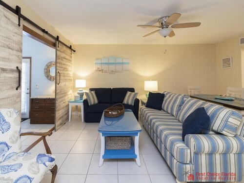 Spacious Townhome ~ Pet Friendly ~ Great Beach Location!