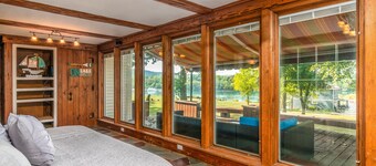 Niagara River Escape in Lewiston + Free Parking