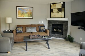 Smart-TV, Kamin, Tischfußball