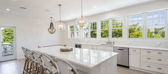 7 Bed/4 Bath, Salt Water Pool, Walk to beach/boardwalk