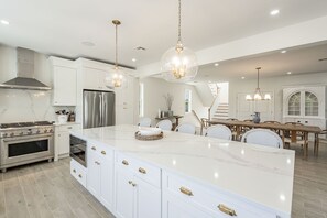 Interior - 7 Bed/4 Bath, Salt Water Pool, Walk to beach/boardwalk (Point Pleasant Beach)