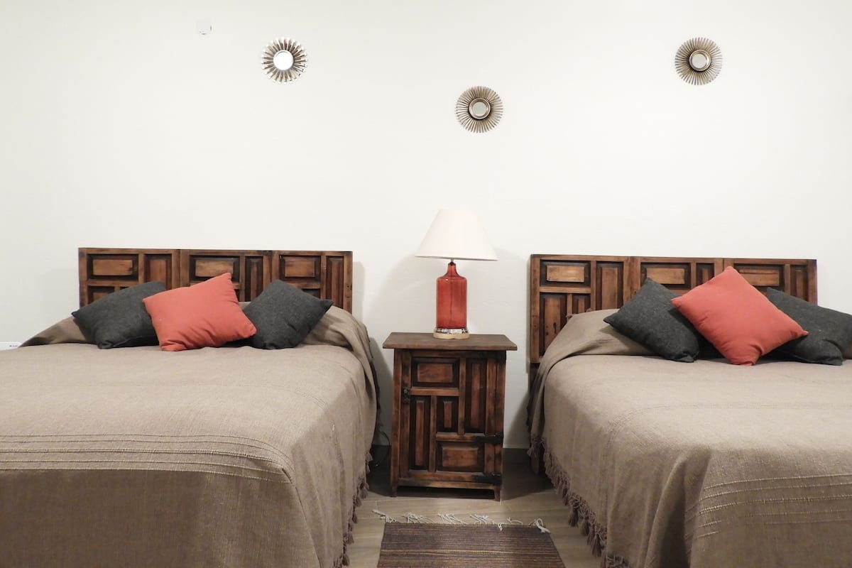 1 habitación y caja de seguridad en la habitación